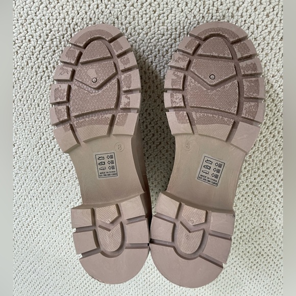 Qupid brand Beige Chunky Lug Sole Platform Elastic Sock Ankle Boots. Size 8 - Picture 14 of 15